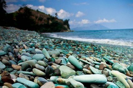 Pantai Batu Hijau Penggajawa, yang terletak di Desa Penggajawa, Kecamatan Nangapanda, Kabupaten Ende, Nusa Tenggara Timur(pinterest)