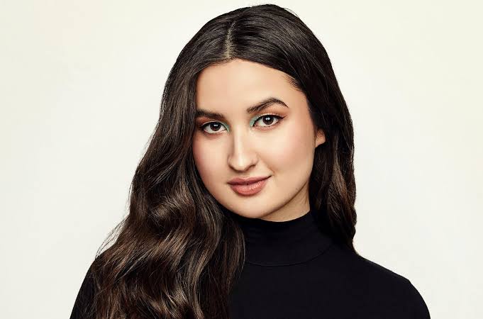Stephanie Poetri (billboard)